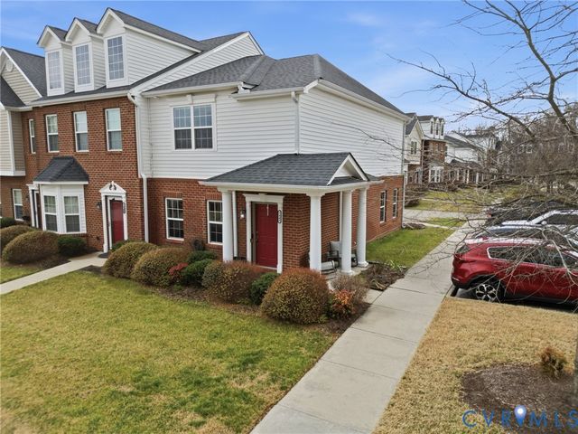 7443 Pebble Lake Dr, Mechanicsville, VA 23111