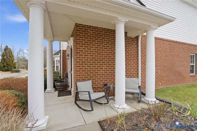 7443 Pebble Lake Dr, Mechanicsville, VA 23111