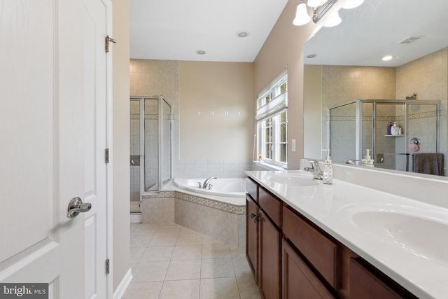 25 CHARTER GATE DR, Fredericksburg, VA 22406