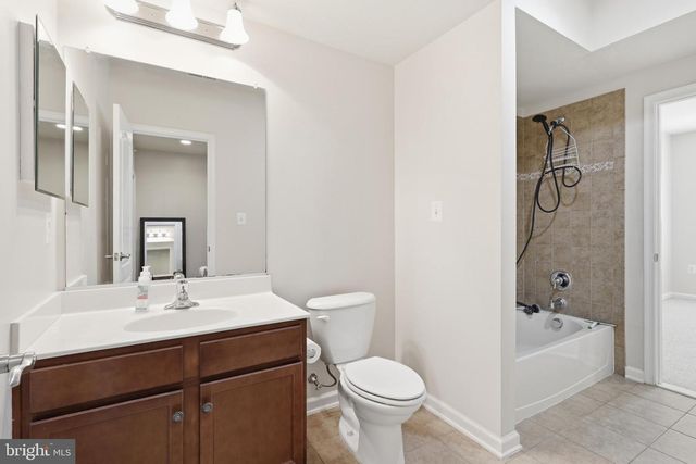 25 CHARTER GATE DR, Fredericksburg, VA 22406