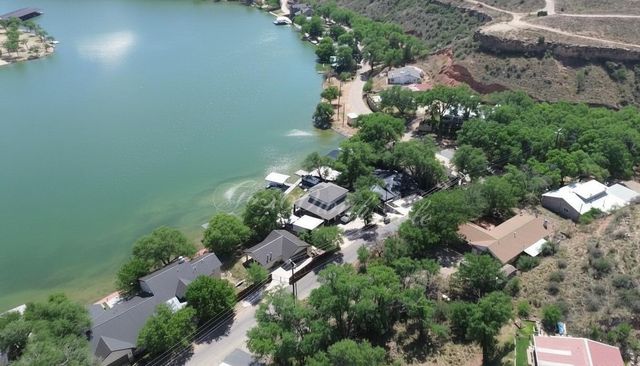 590 Comanche Drive, Lubbock, TX 79404