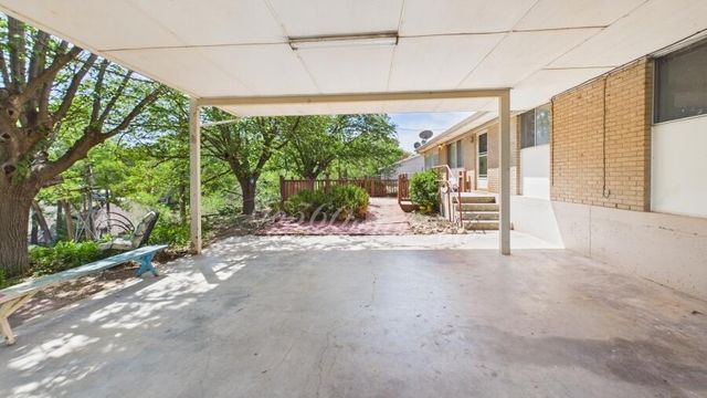590 Comanche Drive, Lubbock, TX 79404