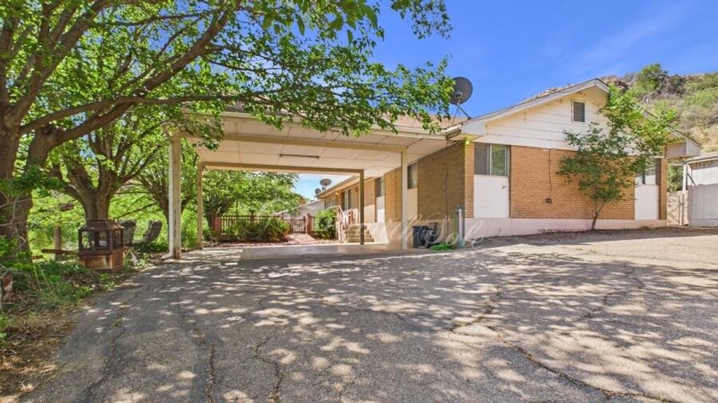 590 Comanche Drive, Lubbock, TX 79404