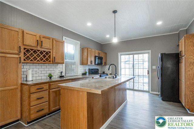 2213 Village Road, South Whitehall Twp, PA 18069