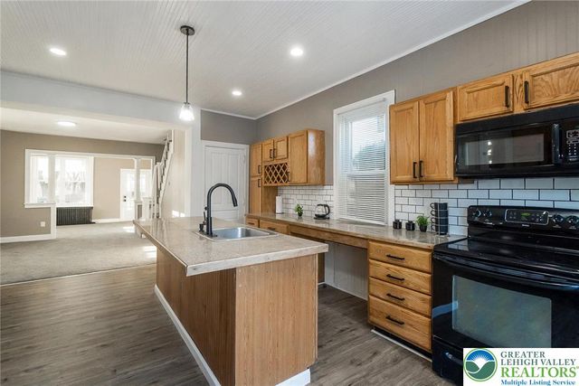 2213 Village Road, South Whitehall Twp, PA 18069