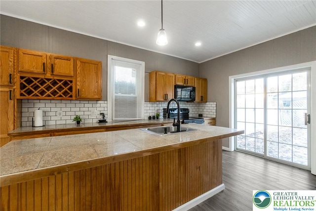 2213 Village Road, South Whitehall Twp, PA 18069