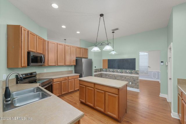 9383 BRUNTSFIELD Drive, Jacksonville, FL 32244