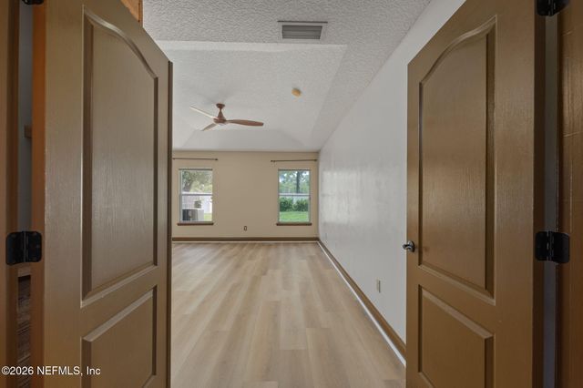 9383 BRUNTSFIELD Drive, Jacksonville, FL 32244
