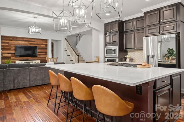 11428 Scarlet Tanager Drive, Charlotte, NC 28278