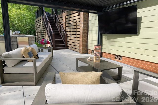 11428 Scarlet Tanager Drive, Charlotte, NC 28278