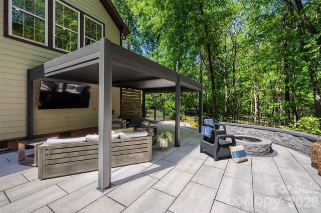 11428 Scarlet Tanager Drive, Charlotte, NC 28278