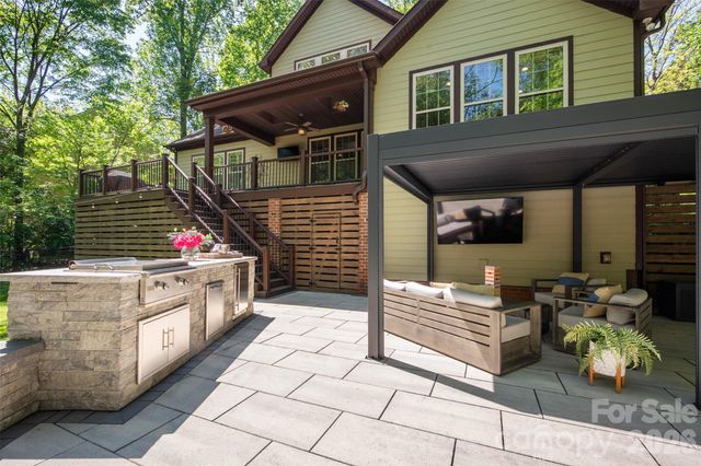 11428 Scarlet Tanager Drive, Charlotte, NC 28278