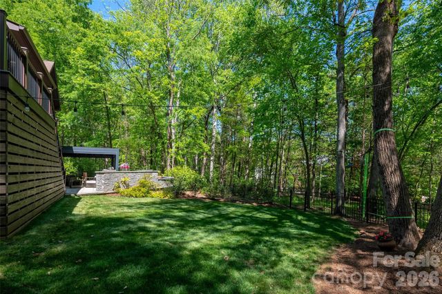 11428 Scarlet Tanager Drive, Charlotte, NC 28278