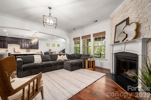 11428 Scarlet Tanager Drive, Charlotte, NC 28278