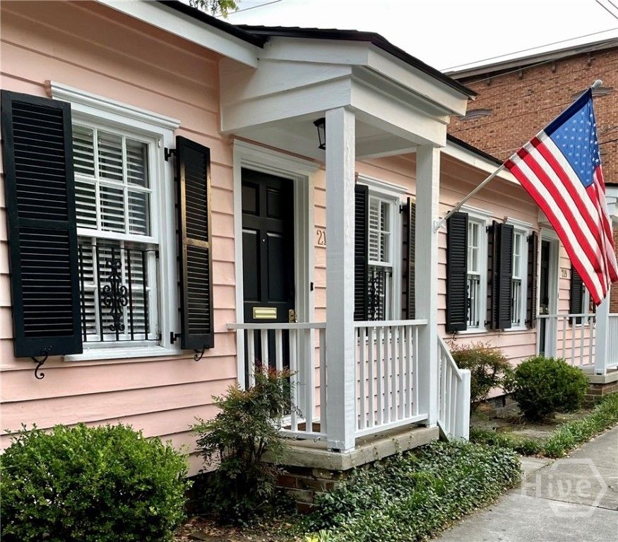 Image 1 of property listing at 217 W Taylor Street, Savannah, GA 31401