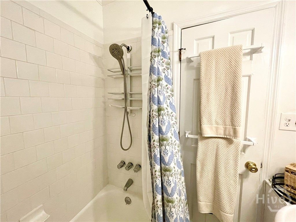 Image 19 of property listing at 217 W Taylor Street, Savannah, GA 31401