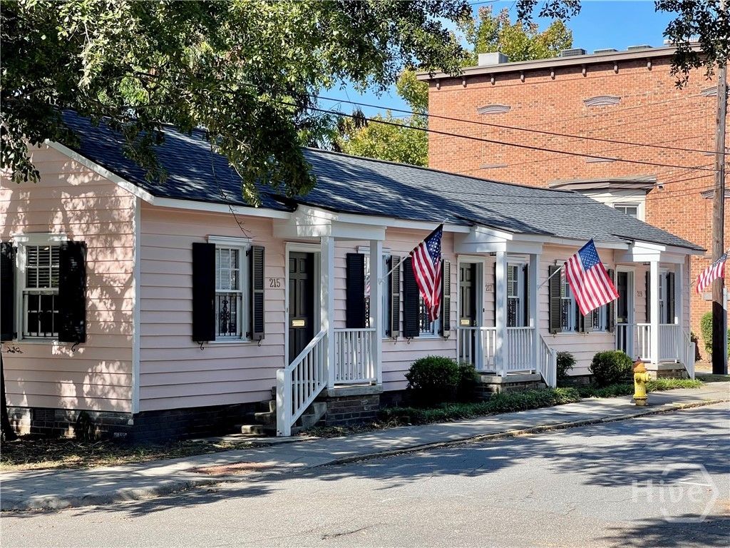 Image 20 of property listing at 217 W Taylor Street, Savannah, GA 31401