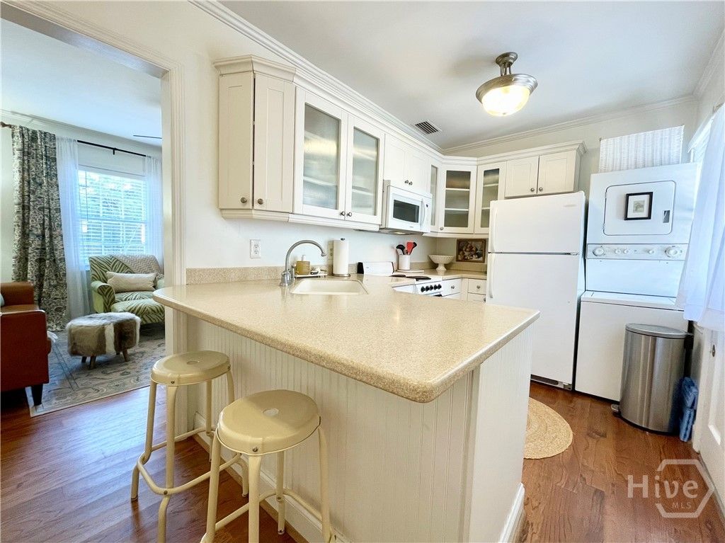 Image 3 of property listing at 217 W Taylor Street, Savannah, GA 31401