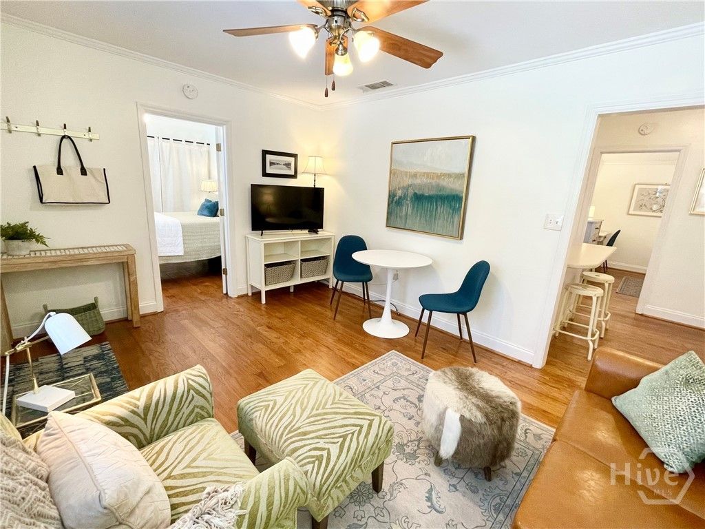 Image 7 of property listing at 217 W Taylor Street, Savannah, GA 31401