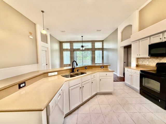 19021 WEATHERSTONE DRIVE, Tampa, FL 33647