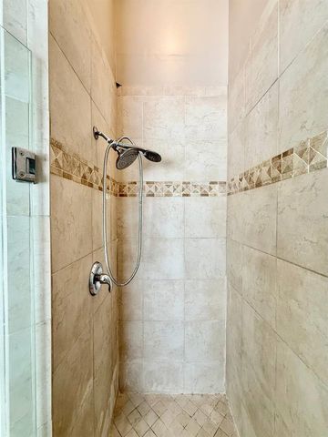 19021 WEATHERSTONE DRIVE, Tampa, FL 33647