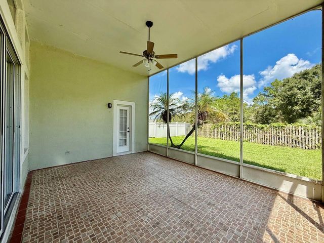 19021 WEATHERSTONE DRIVE, Tampa, FL 33647