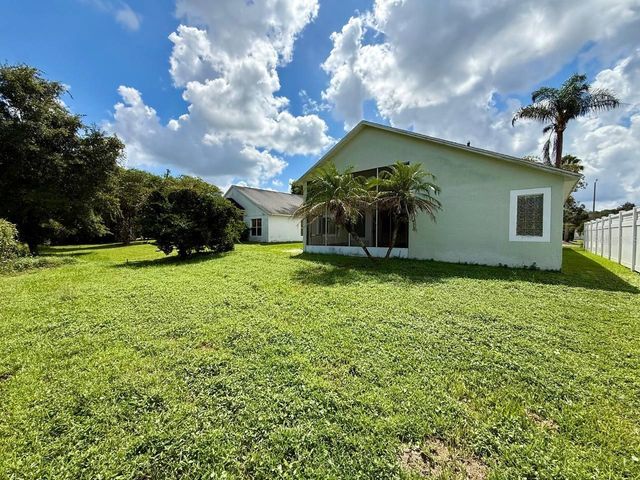 19021 WEATHERSTONE DRIVE, Tampa, FL 33647
