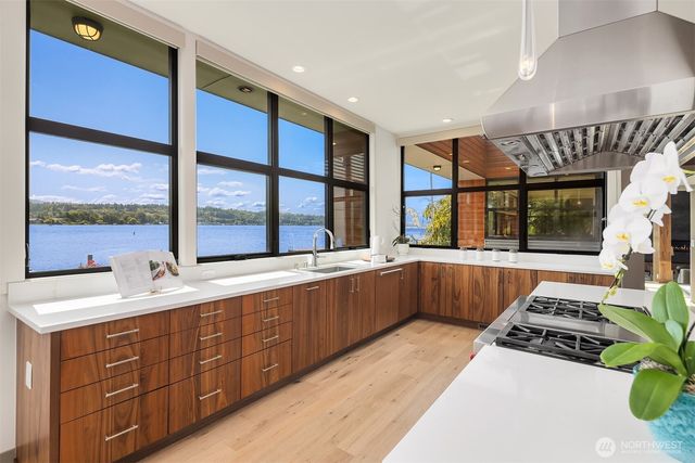 3840 E Mercer Way, Mercer Island, WA 98040