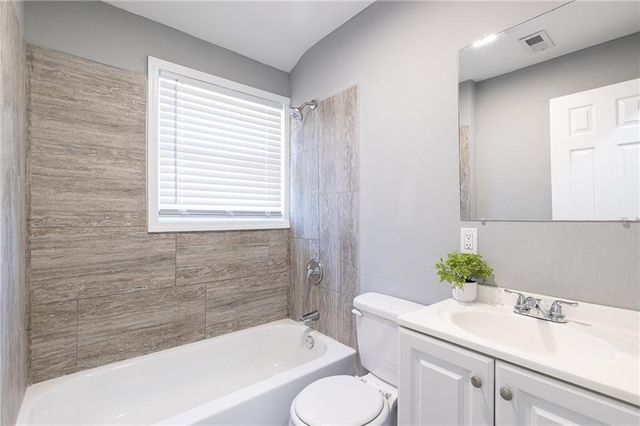 4410 NE 46 Street, Kansas City, MO 64117