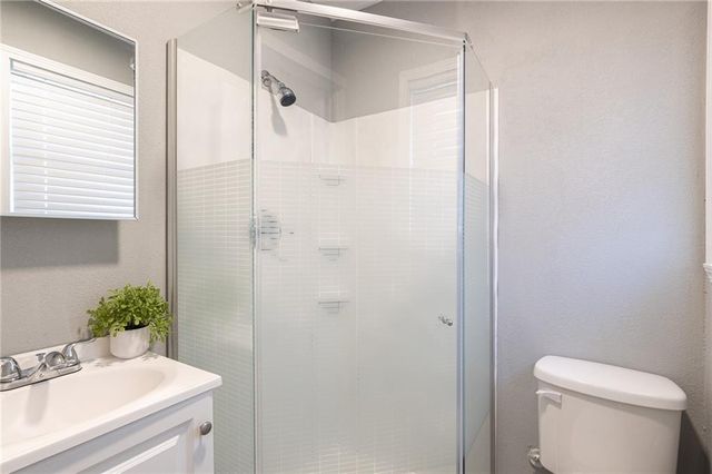 4410 NE 46 Street, Kansas City, MO 64117