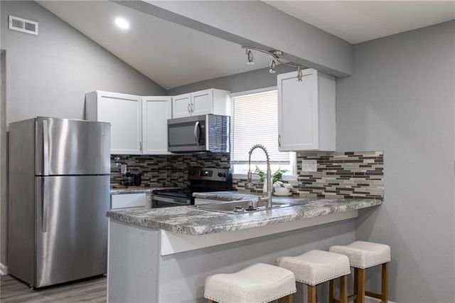 4410 NE 46 Street, Kansas City, MO 64117