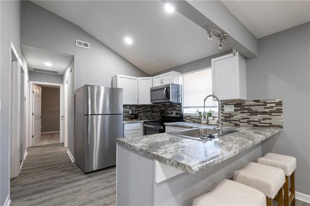 4410 NE 46 Street, Kansas City, MO 64117