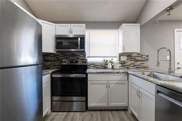 4410 NE 46 Street, Kansas City, MO 64117