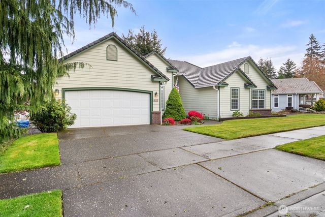 4129 Campus Green Loop NE, Lacey, WA 98516