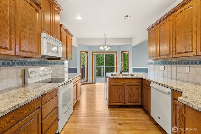 4129 Campus Green Loop NE, Lacey, WA 98516