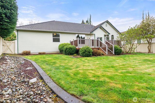 4129 Campus Green Loop NE, Lacey, WA 98516
