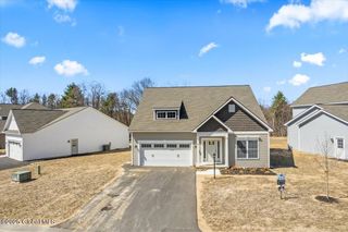 97 Lakepointe Way, Stillwater, NY 12866