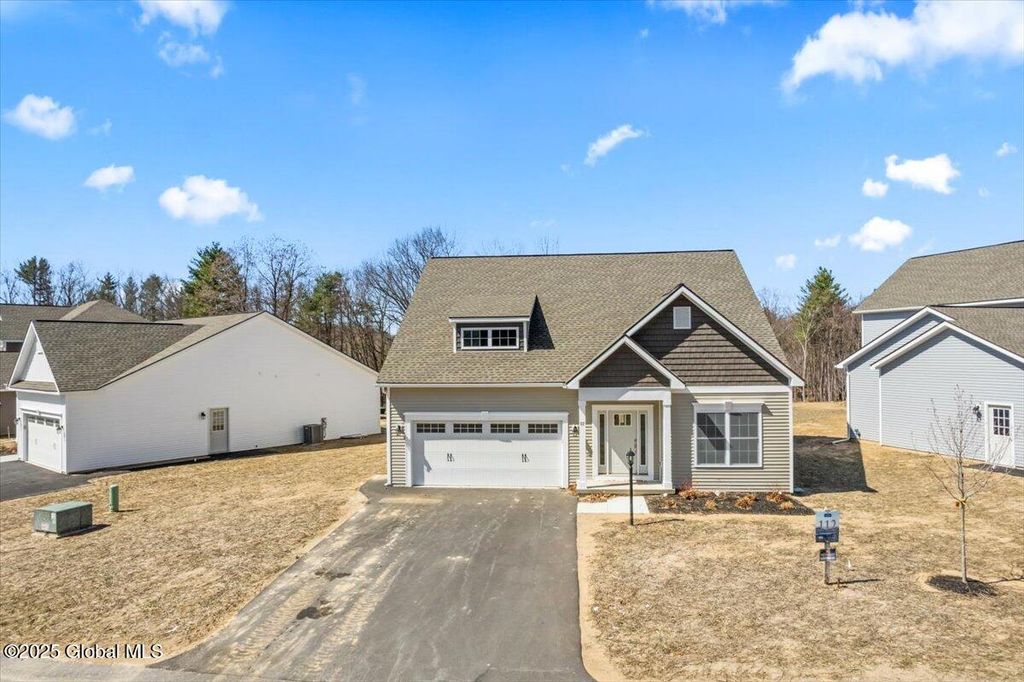 97 Lakepointe Way, Stillwater, NY 12866