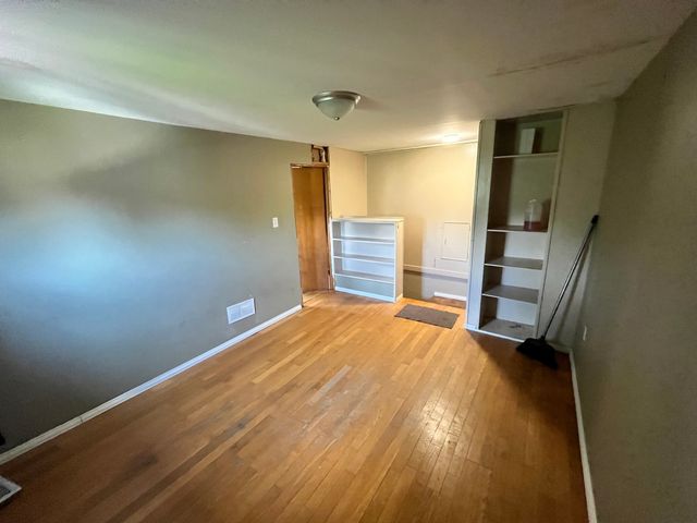 10939 S Avenue F, Chicago, IL 60617