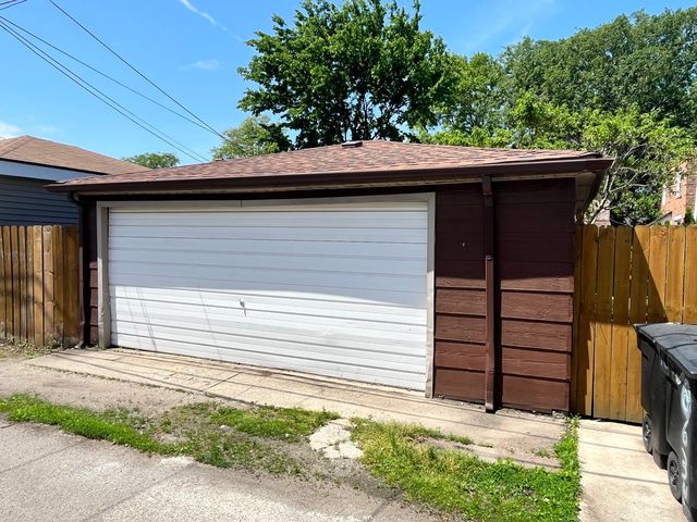 10939 S Avenue F, Chicago, IL 60617