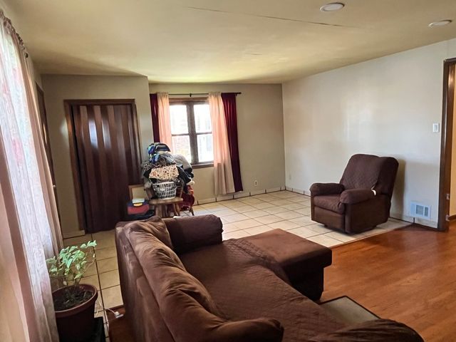 10939 S Avenue F, Chicago, IL 60617