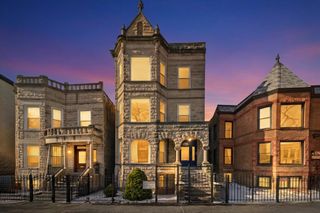 1524 N Fairfield Avenue, Chicago, IL 60622