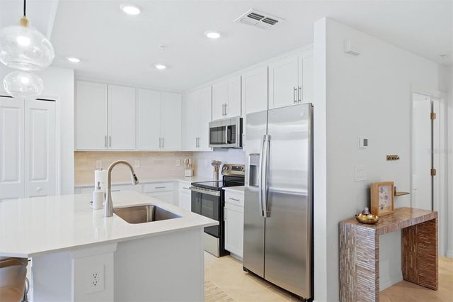 19110 SCALLOP LOOP 208, Lakewood Ranch, FL 34211