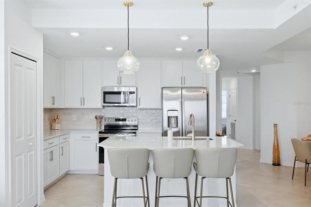 19110 SCALLOP LOOP 208, Lakewood Ranch, FL 34211