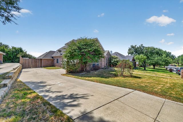 305 Brazil Drive, Hurst, TX 76054