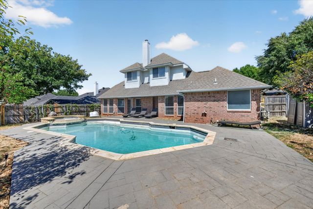 305 Brazil Drive, Hurst, TX 76054