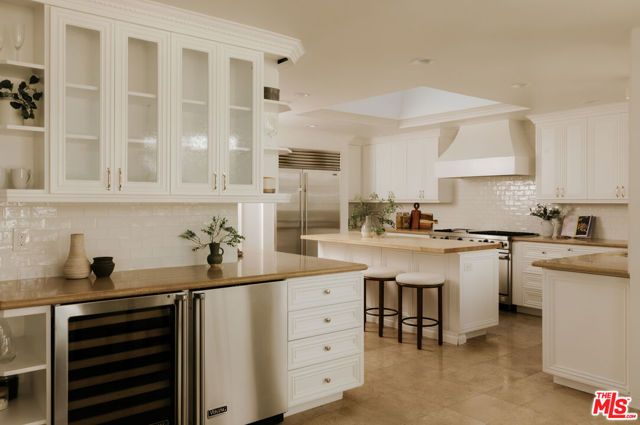 24049 Chestnut Way, Calabasas, CA 91302