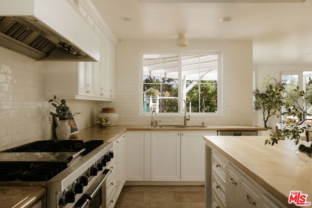 24049 Chestnut Way, Calabasas, CA 91302