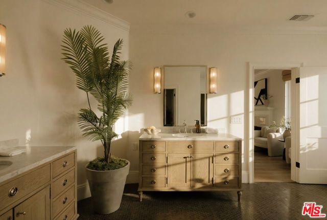 24049 Chestnut Way, Calabasas, CA 91302