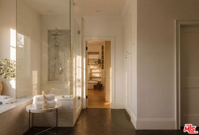 24049 Chestnut Way, Calabasas, CA 91302